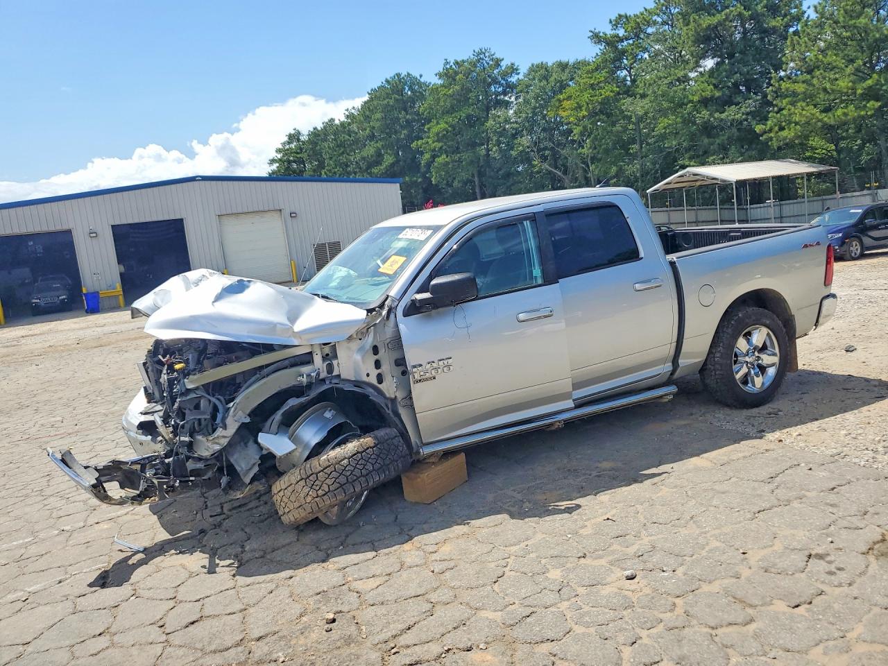 2019 RAM 1500 CLASSIC SLT  