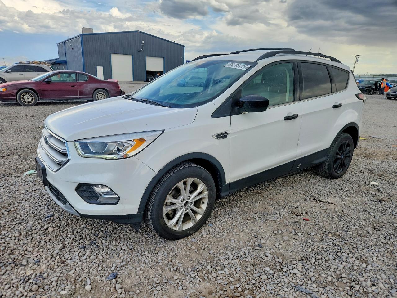 2017 FORD ESCAPE SE  
