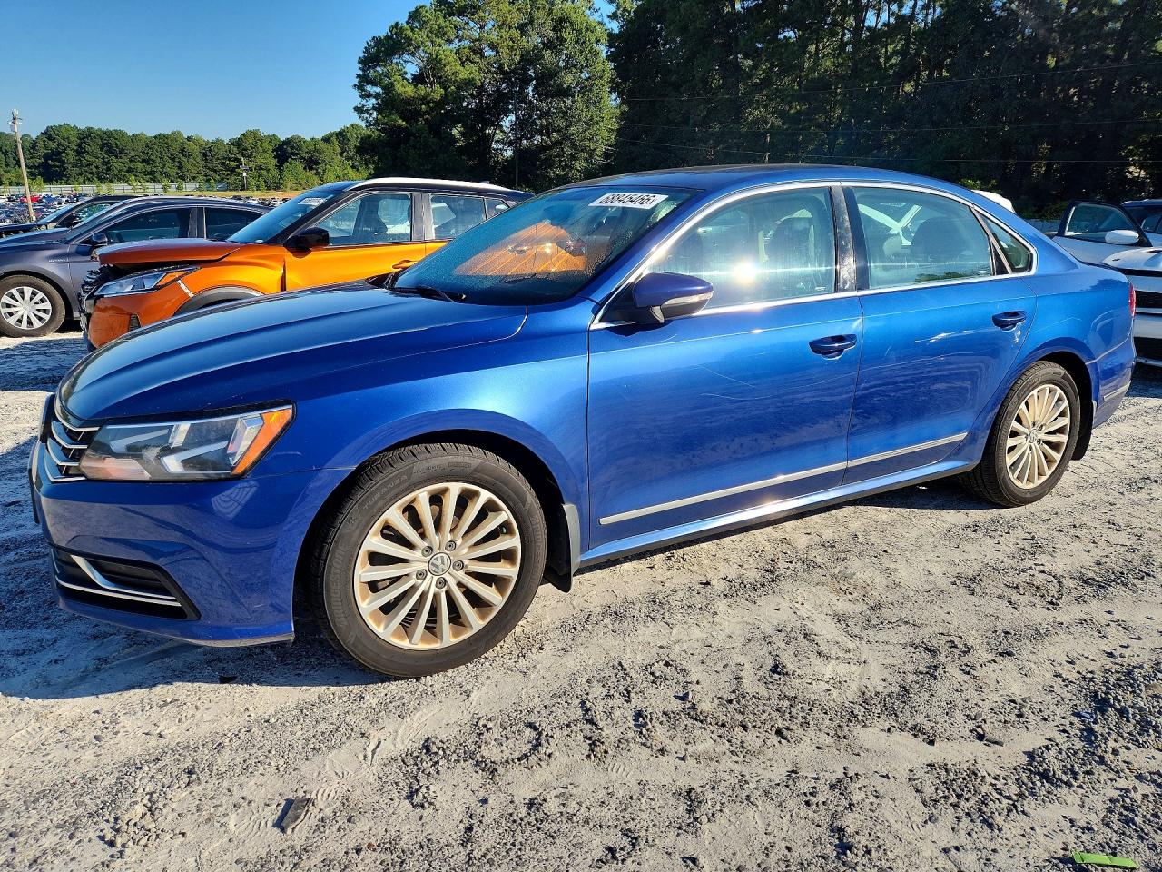 2016 VOLKSWAGEN PASSAT SE  