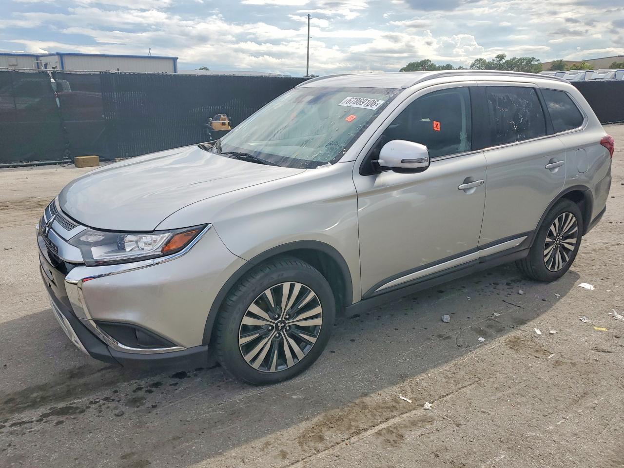 2020 MITSUBISHI OUTLANDER SE  