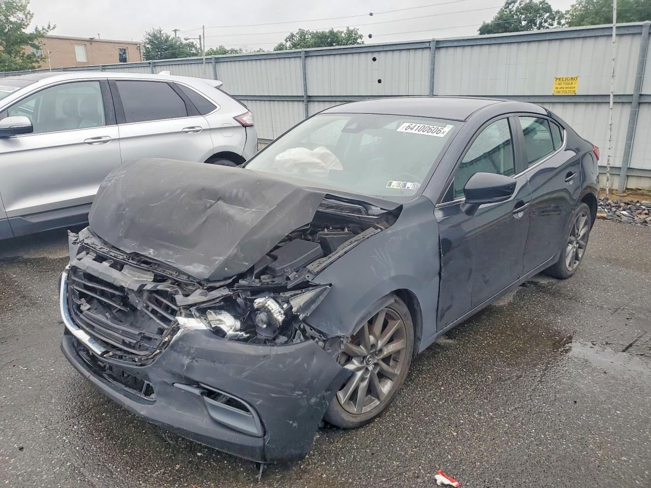 2018 MAZDA 3 TOURING  