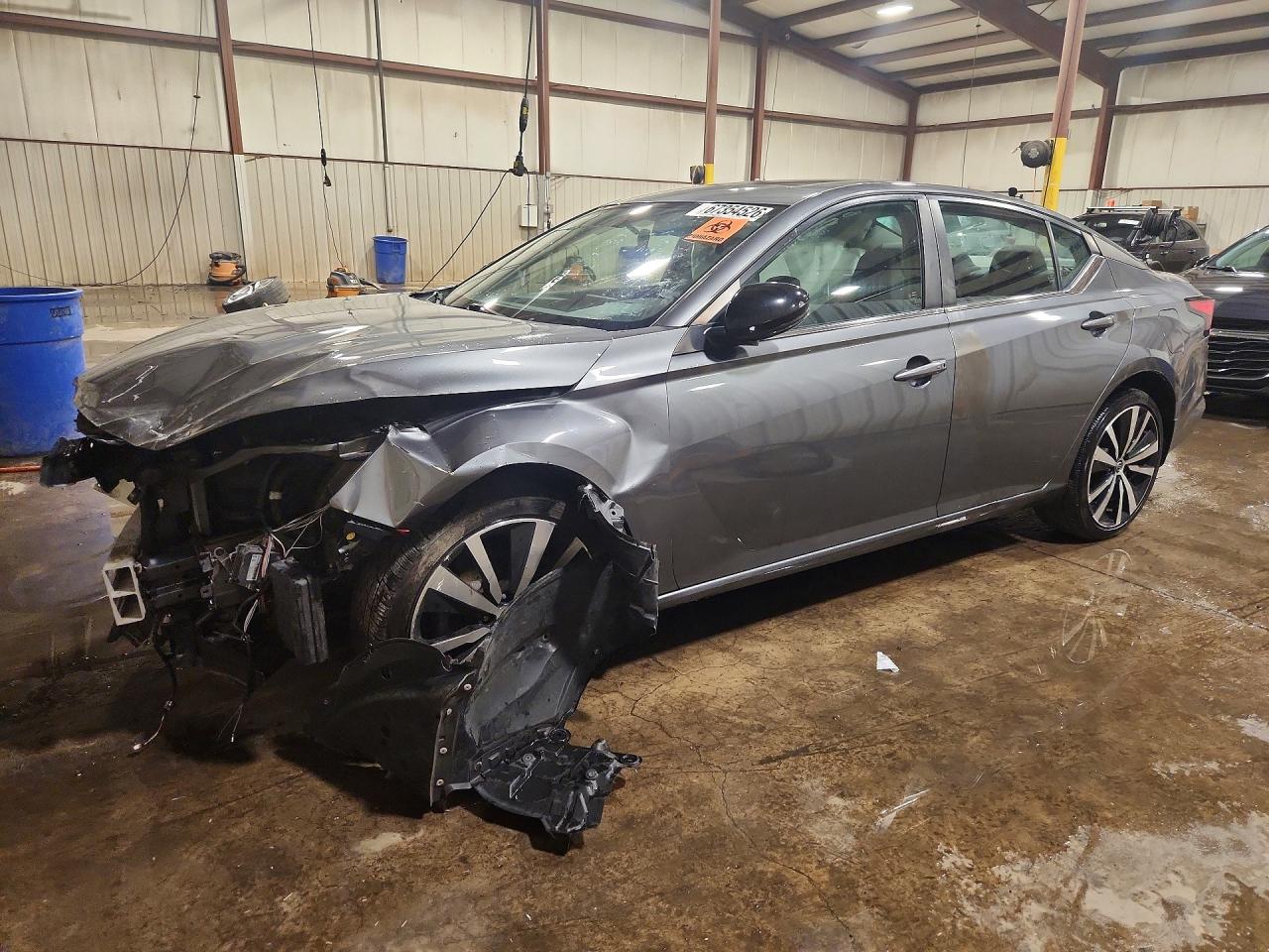 2019 NISSAN ALTIMA SR  
