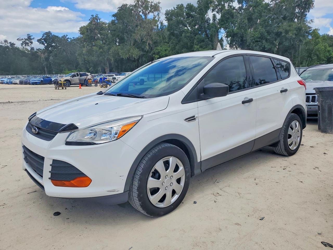 2016 FORD ESCAPE S  