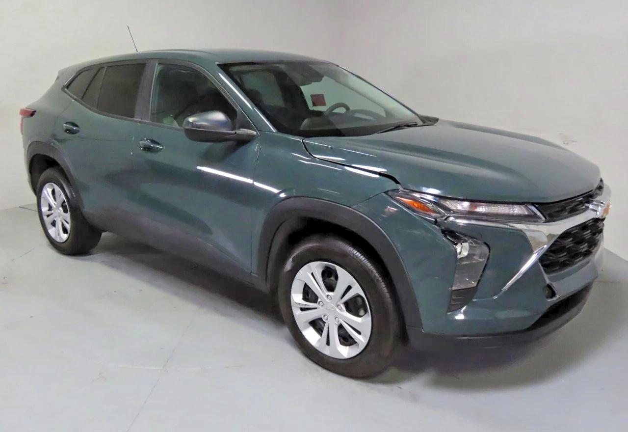 2025 CHEVROLET TRAX LS  
