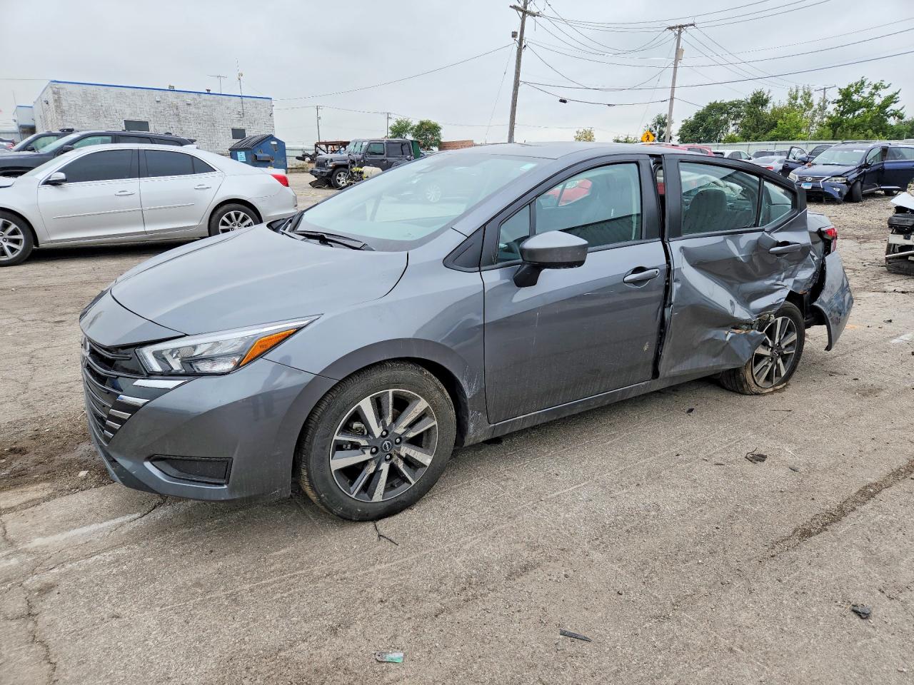 2025 NISSAN VERSA SV  