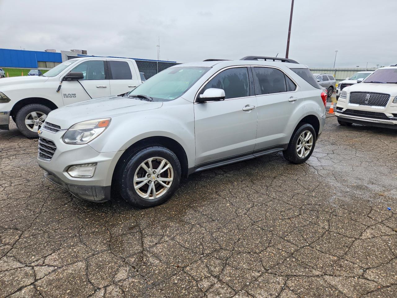 2017 CHEVROLET EQUINOX LT  