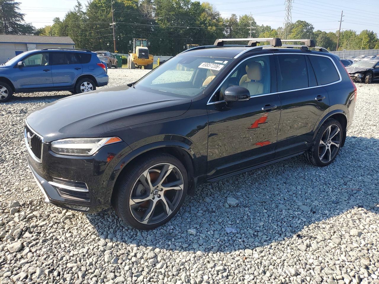 2017 VOLVO XC90 T6  