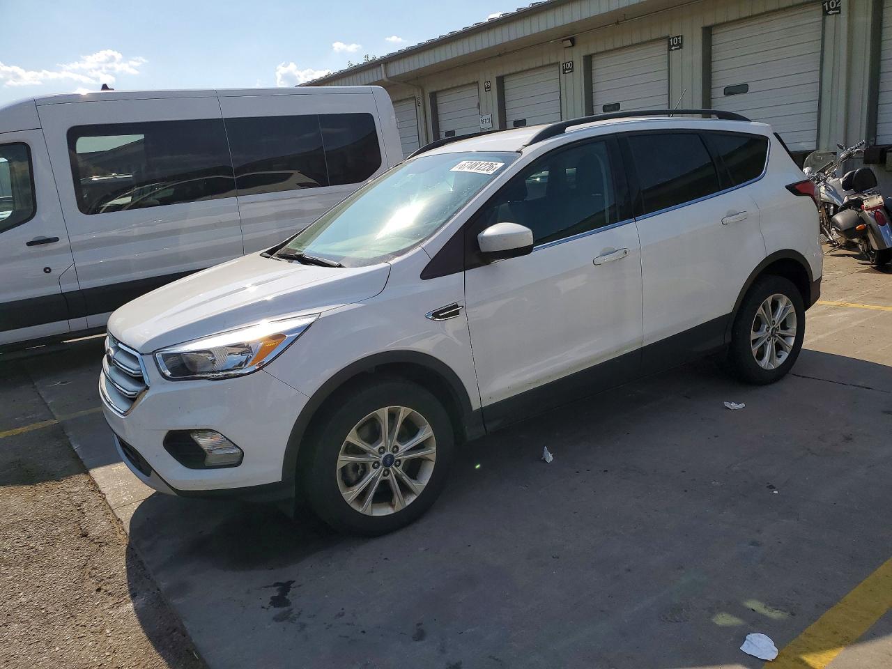 2018 FORD ESCAPE SE  