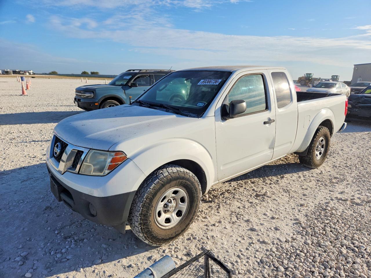 2013 NISSAN FRONTIER S  