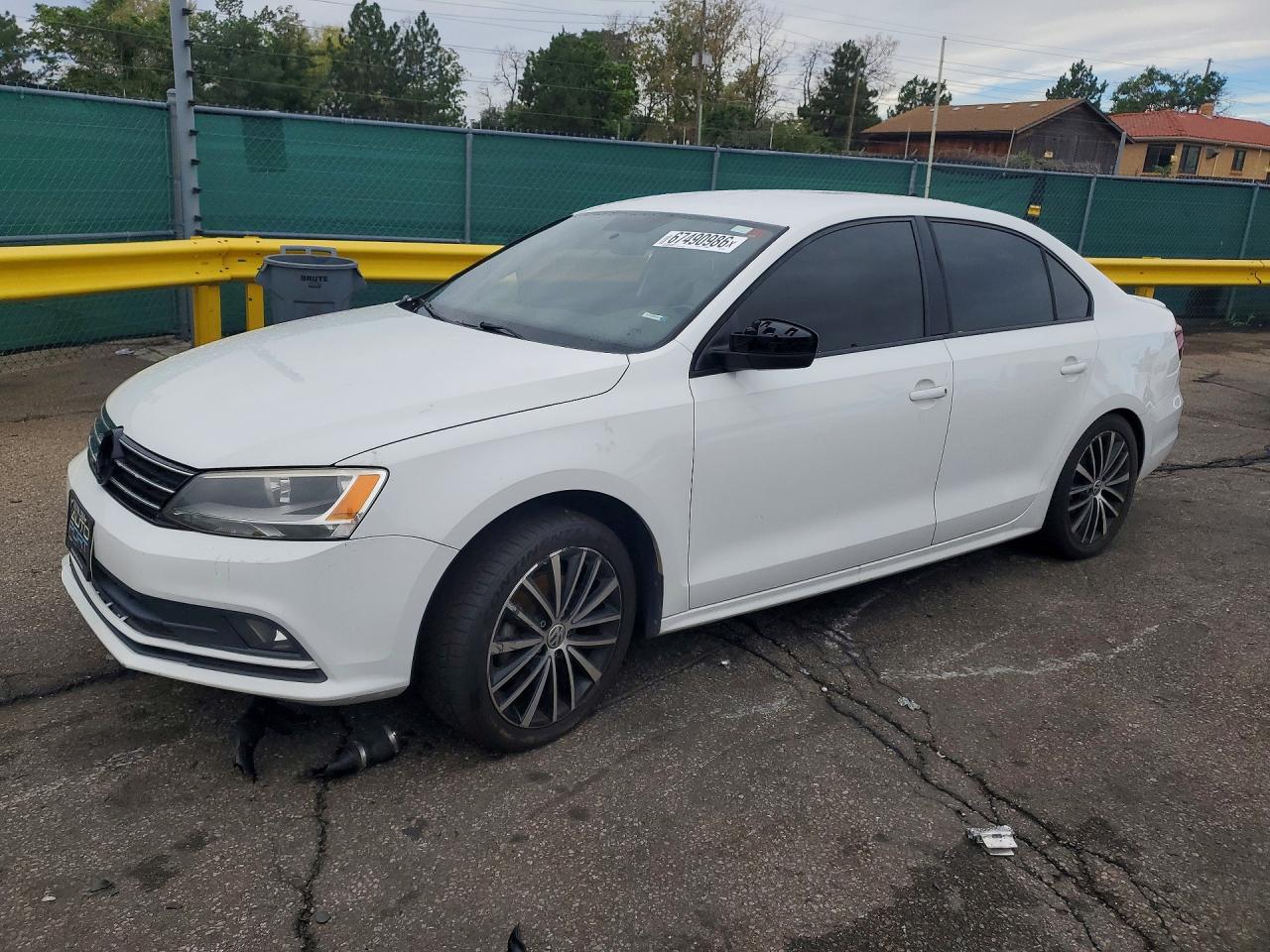 2016 VOLKSWAGEN JETTA SPORT  