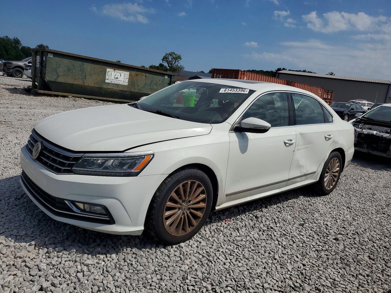 2016 VOLKSWAGEN PASSAT SE  