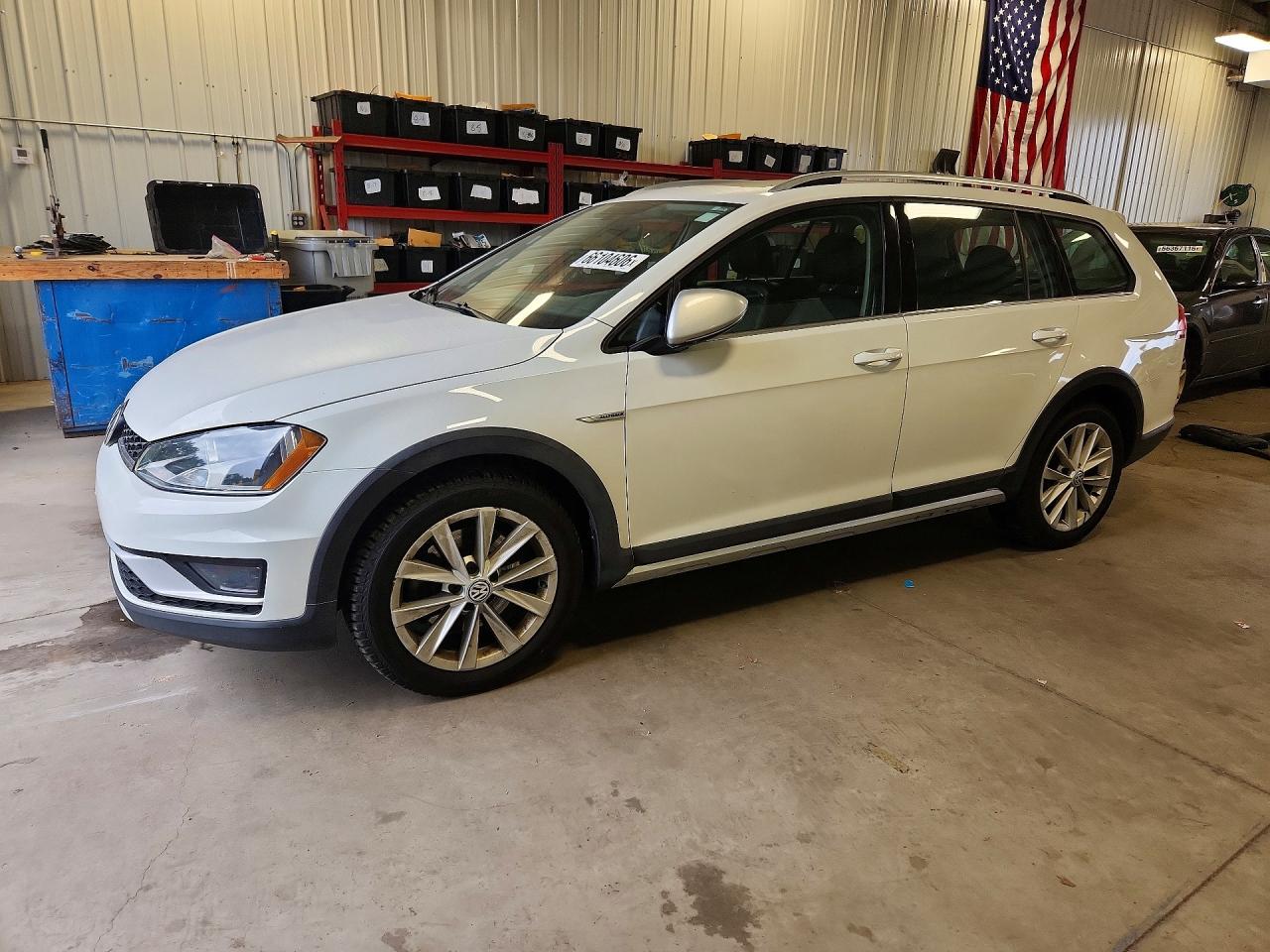 2017 VOLKSWAGEN GOLF ALLTRACK S  