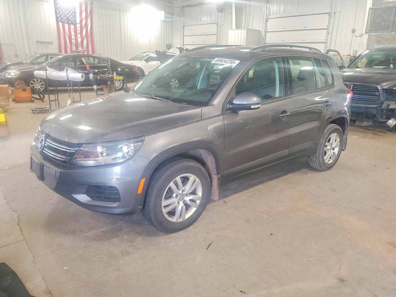 2015 VOLKSWAGEN TIGUAN S  