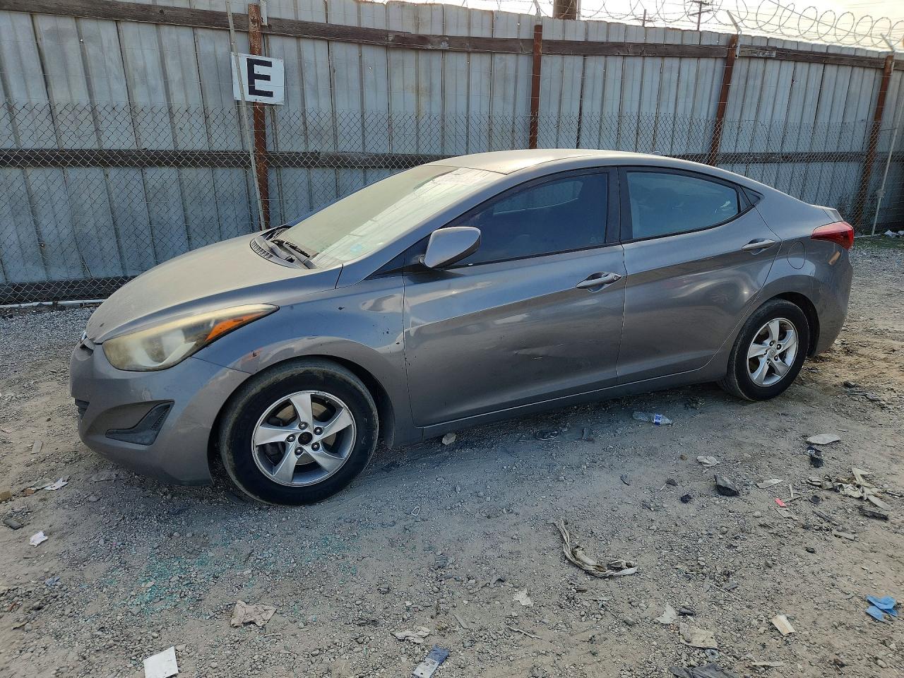 2014 HYUNDAI ELANTRA SE  