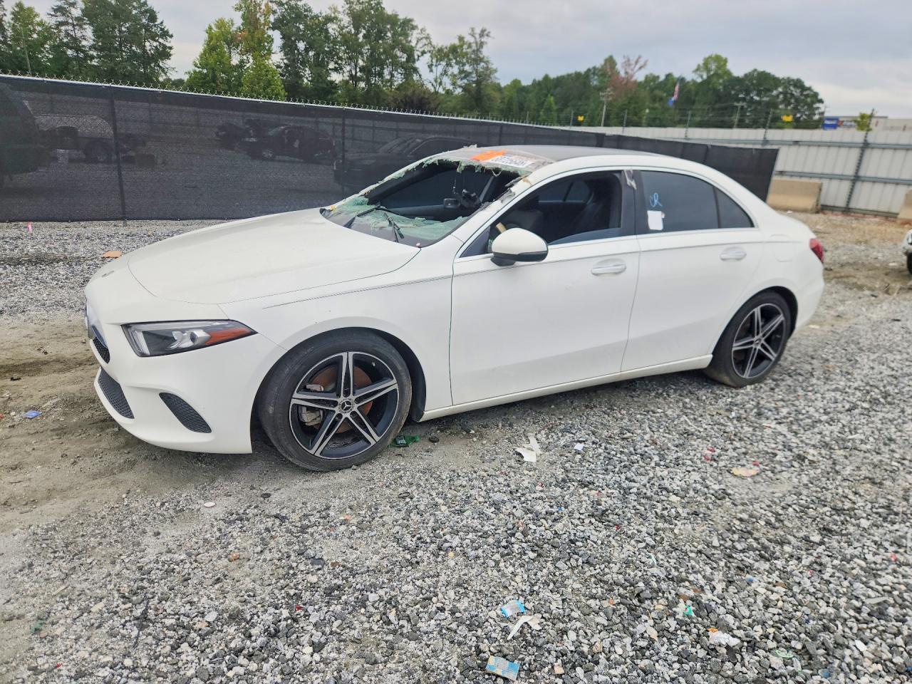 2022 MERCEDES-BENZ A 220  