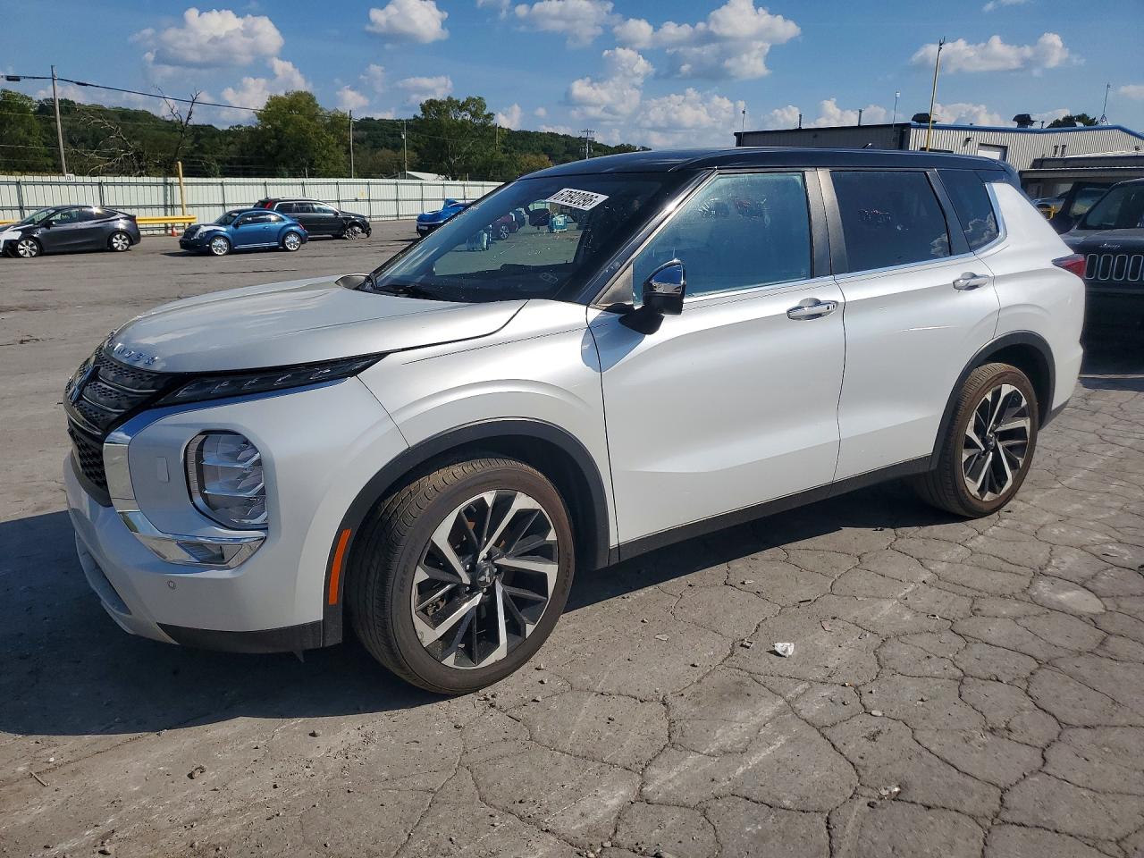 2022 MITSUBISHI OUTLANDER SE  
