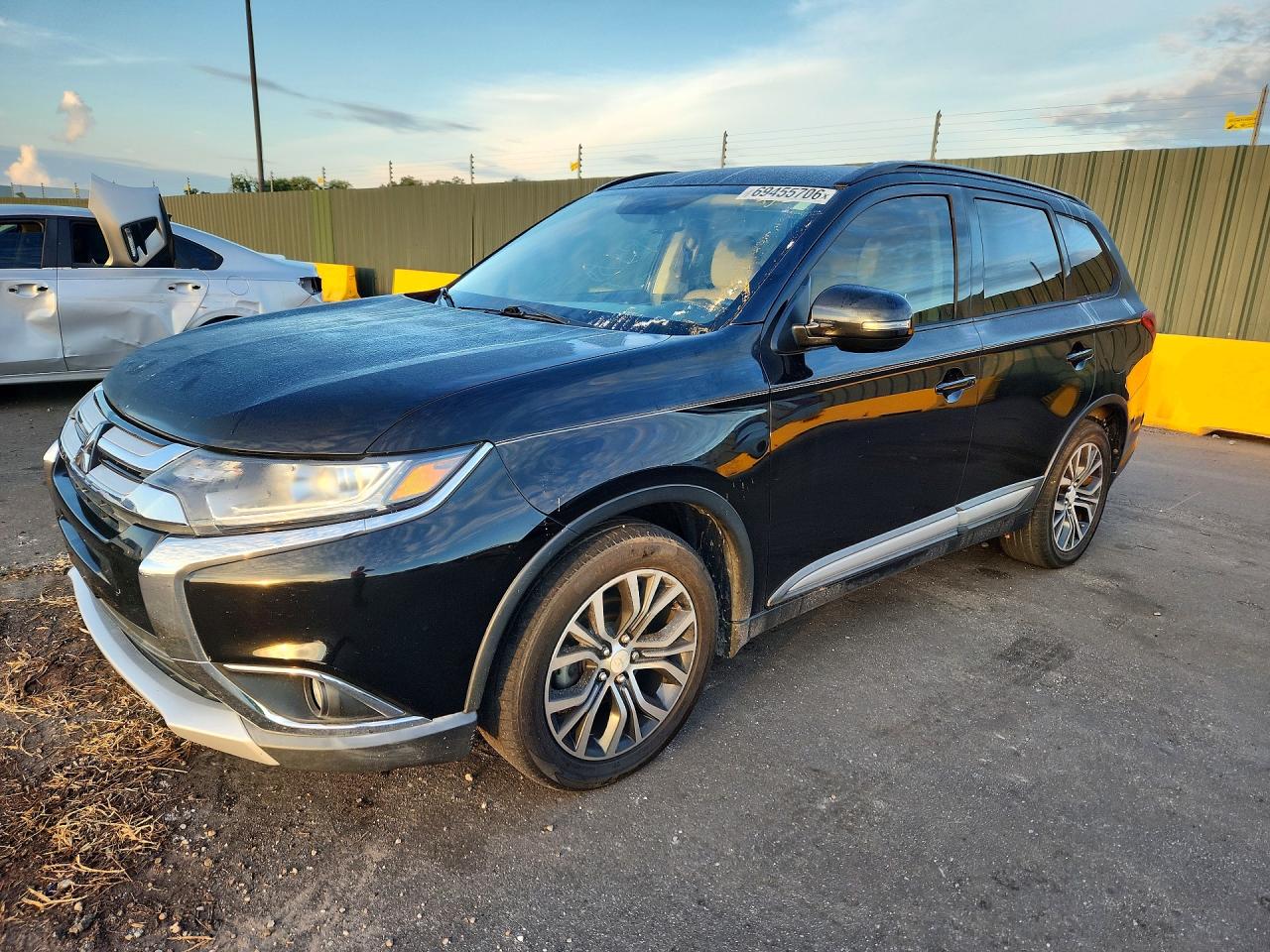 2016 MITSUBISHI OUTLANDER SE  