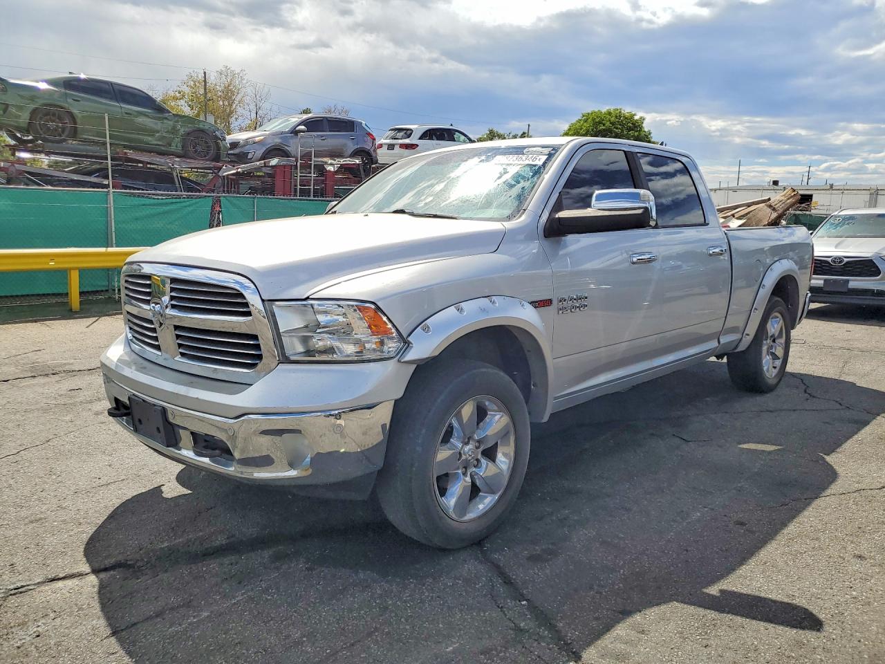 2016 RAM 1500 SLT  