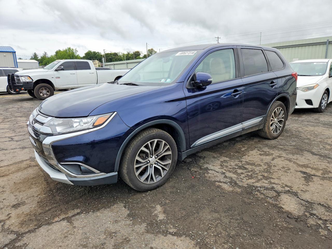 2018 MITSUBISHI OUTLANDER SE  