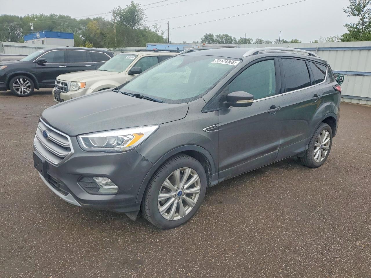 2017 FORD ESCAPE TITANIUM  