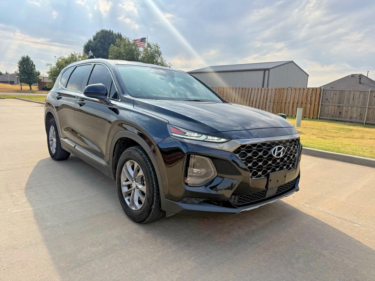2019 HYUNDAI SANTA FE SE  