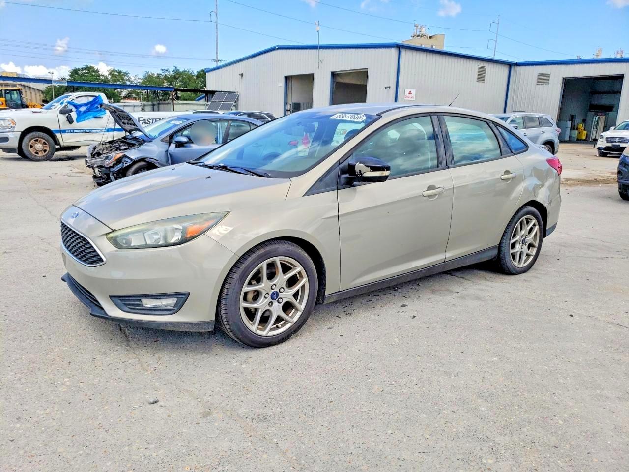 2015 FORD FOCUS SE  