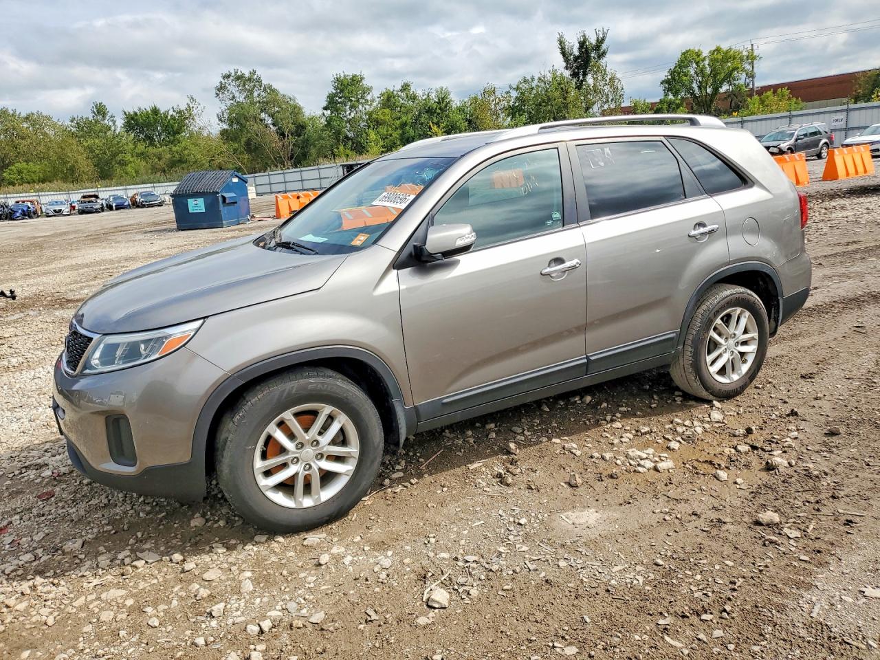 2015 KIA SORENTO LX  