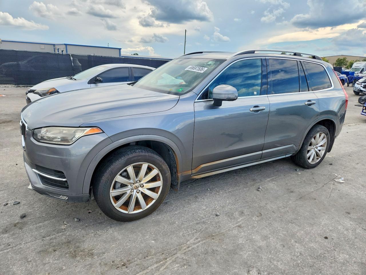 2016 VOLVO XC90 T5  