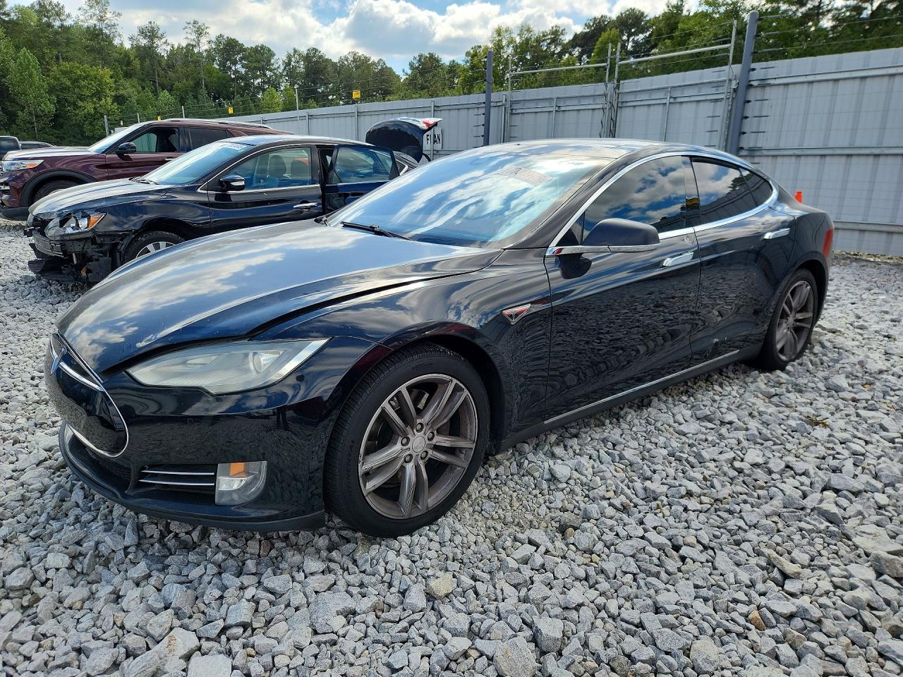 2015 TESLA MODEL S 85  