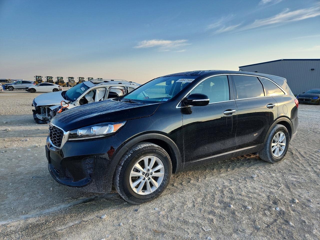 2019 KIA SORENTO LX  