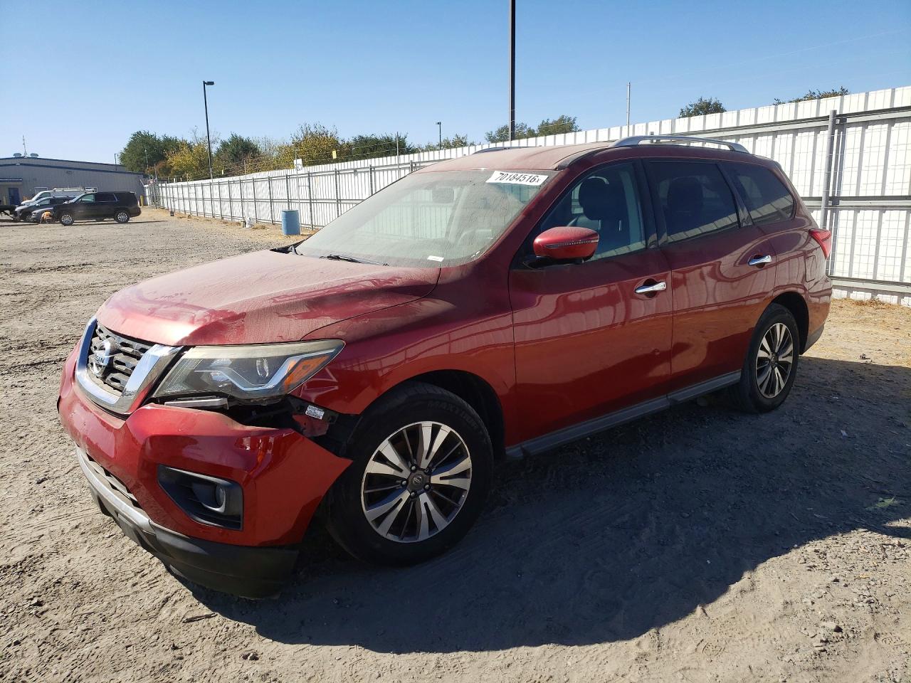 2017 NISSAN PATHFINDER SL  
