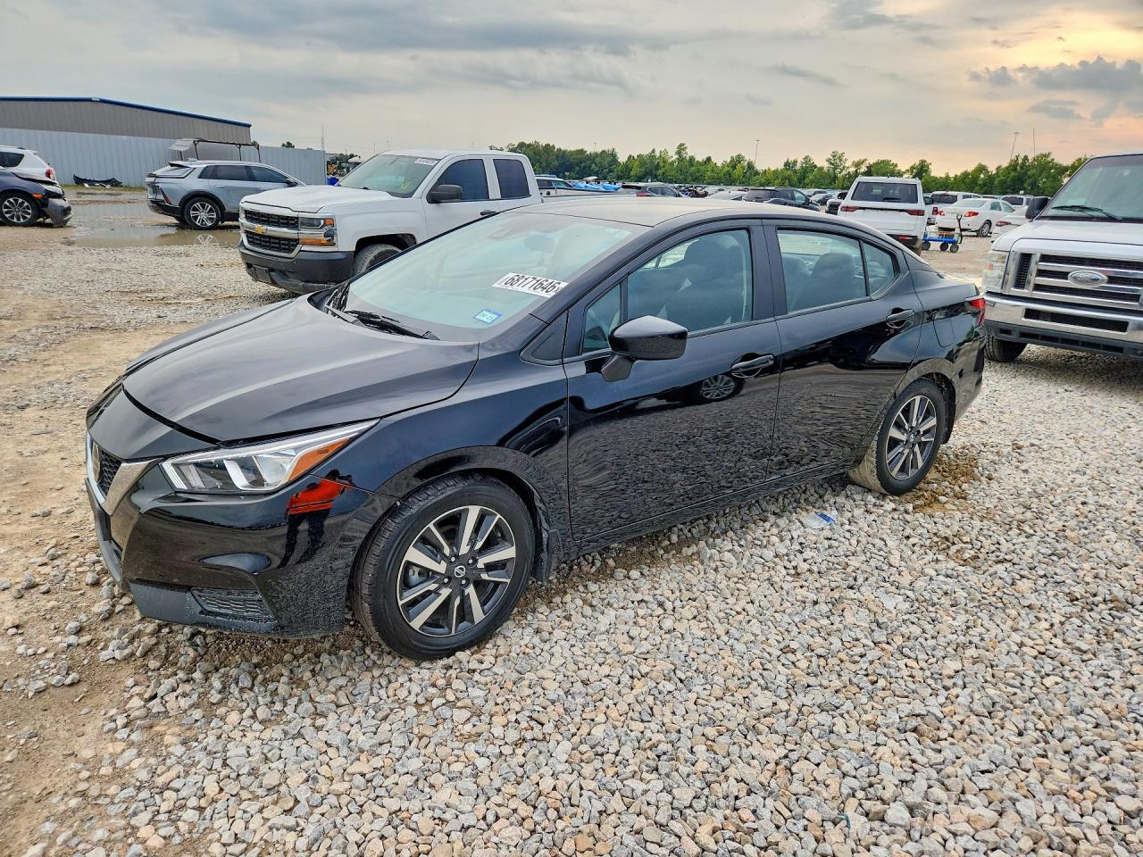 2022 NISSAN VERSA SV  