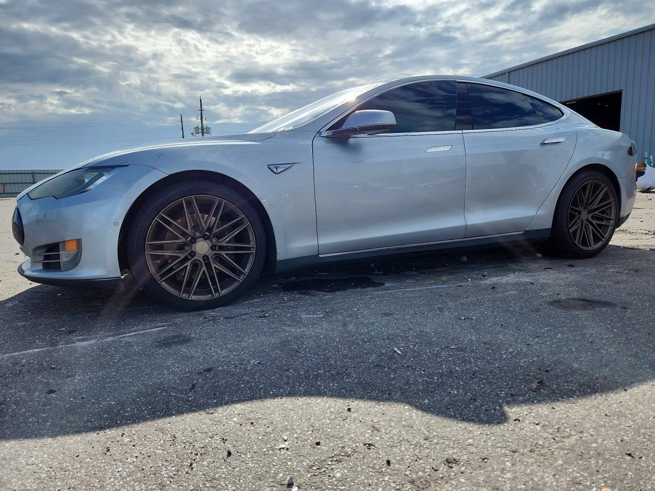 2016 TESLA MODEL S   