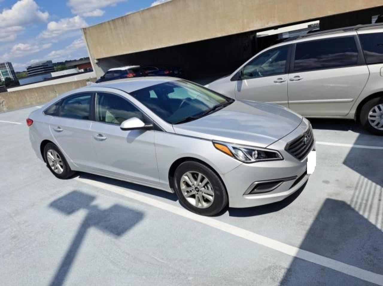 2017 HYUNDAI SONATA SE