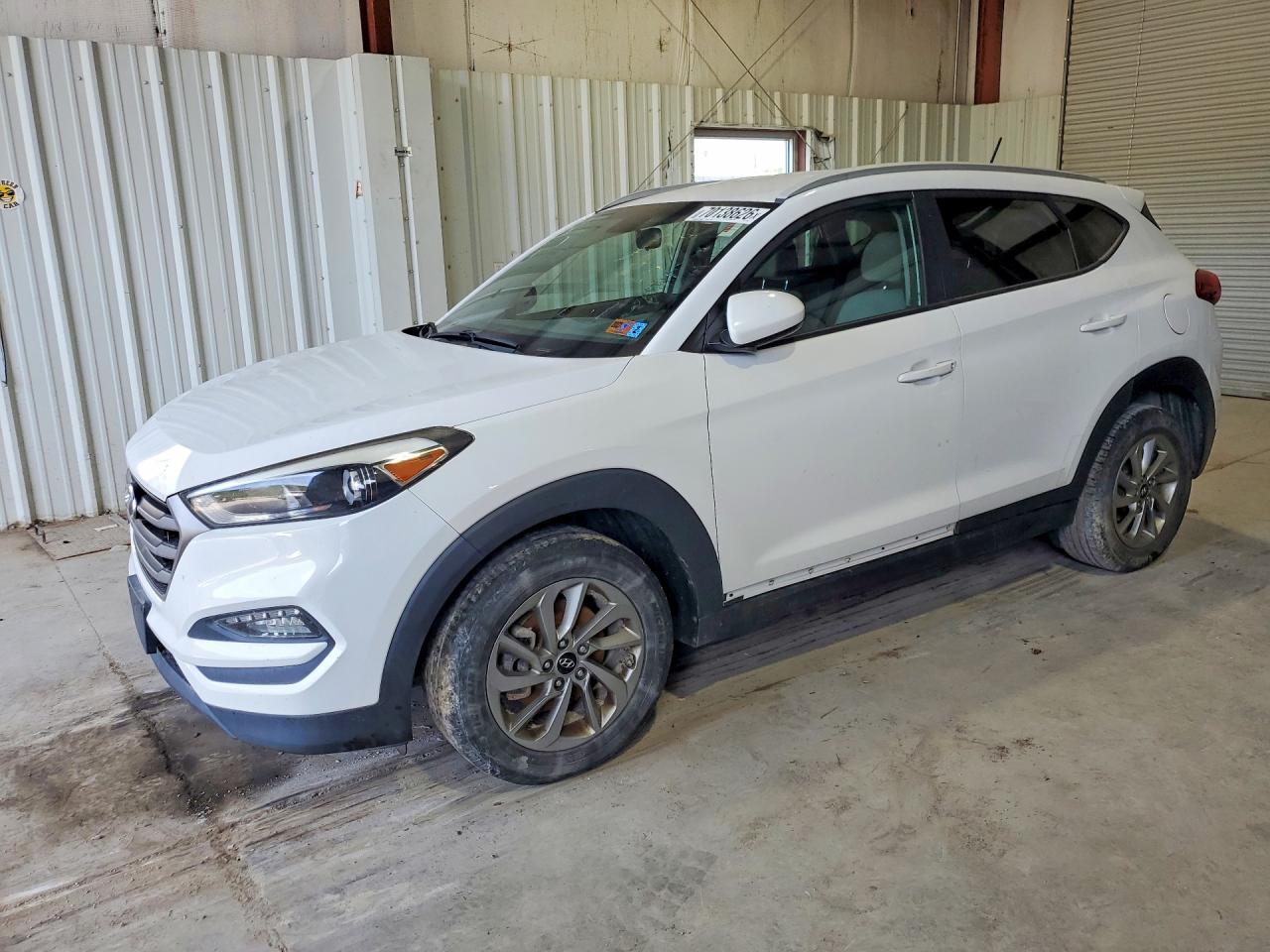 2016 HYUNDAI TUCSON SE  