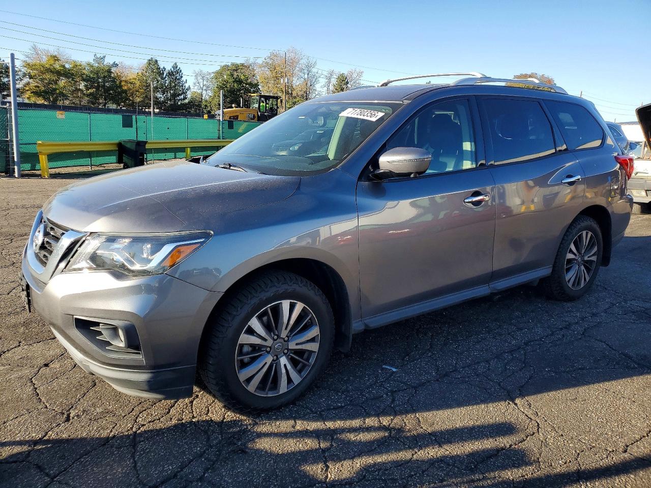 2017 NISSAN PATHFINDER SL  