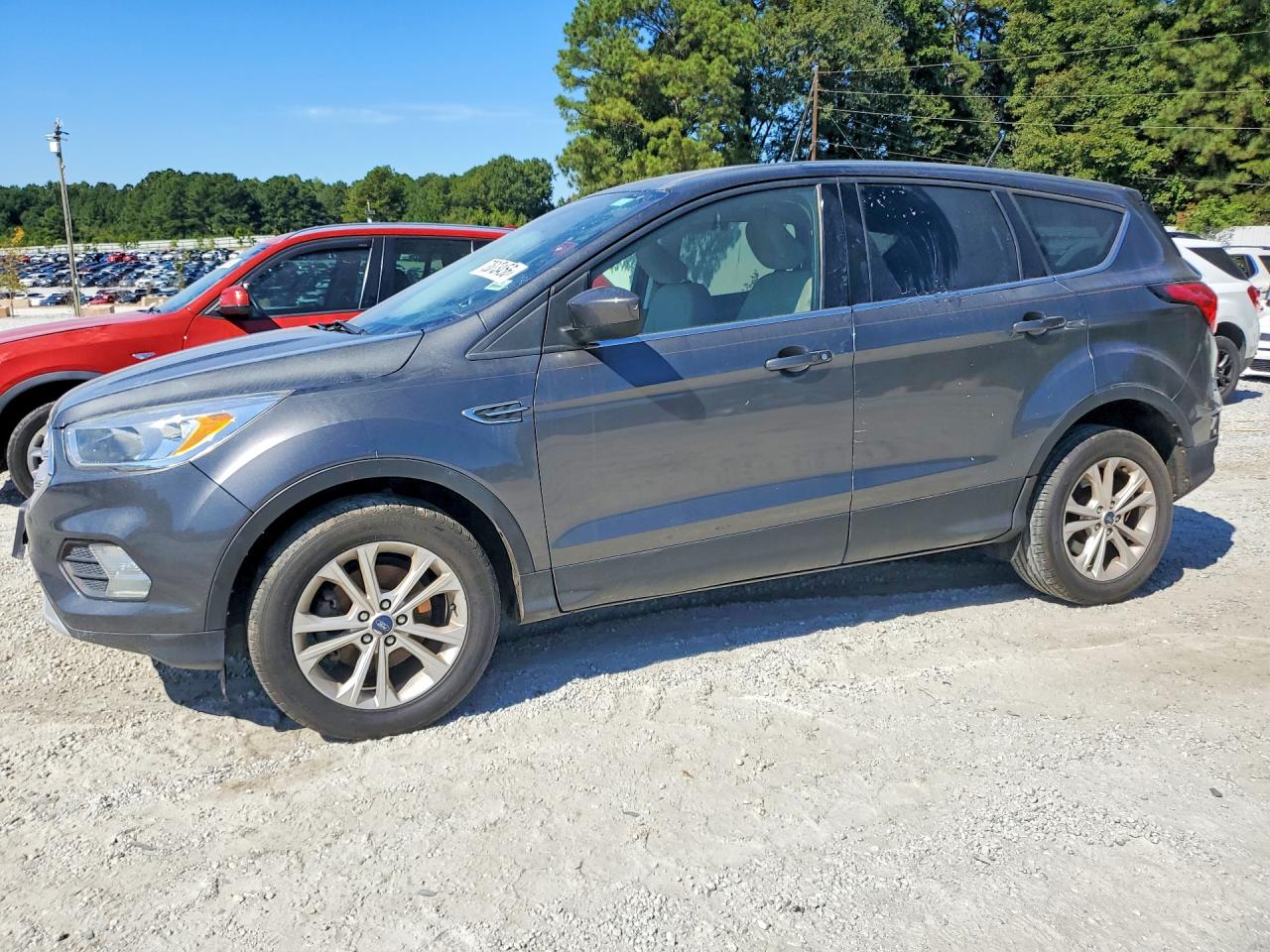 2019 FORD ESCAPE SE  