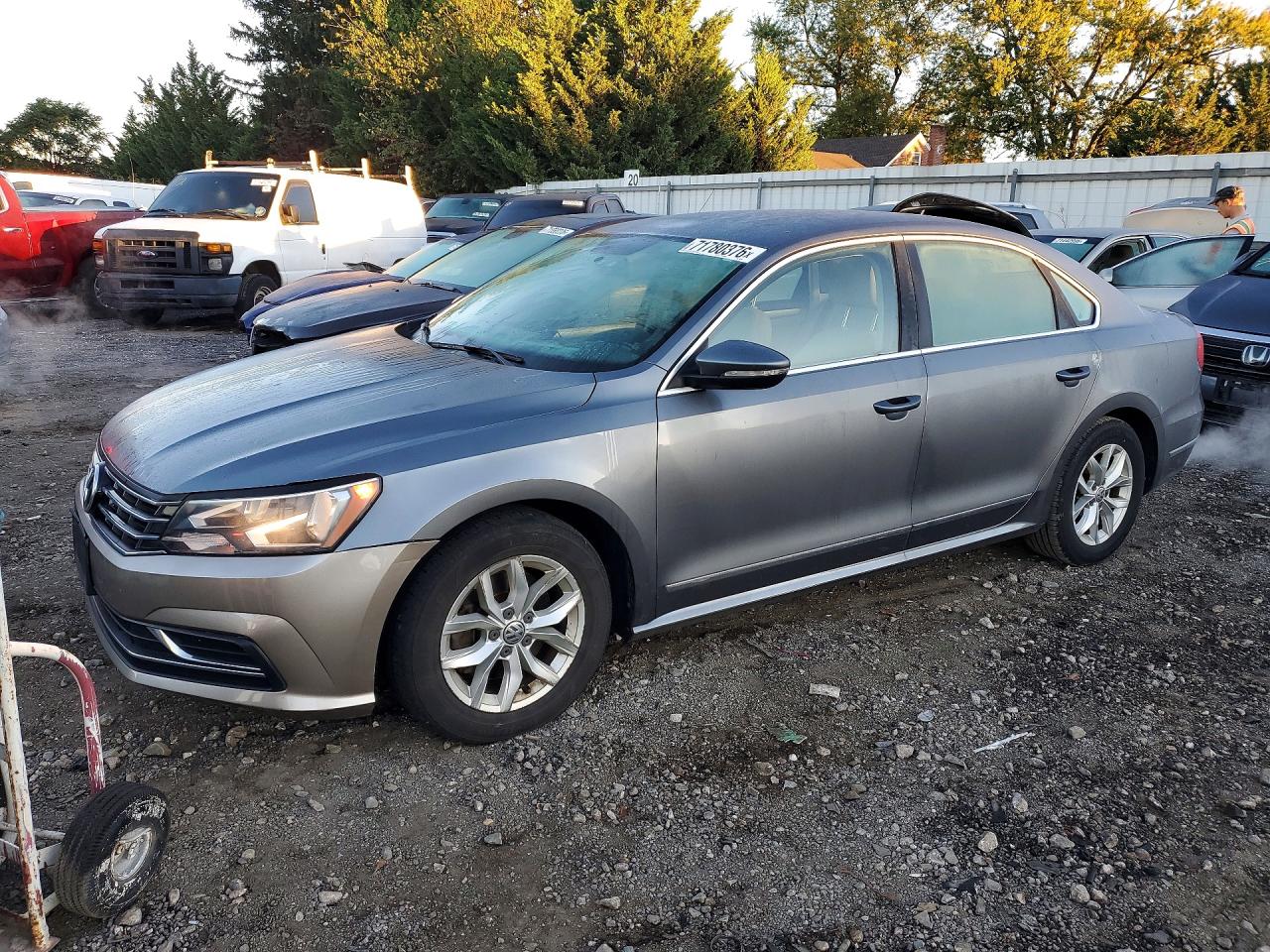 2016 VOLKSWAGEN PASSAT S  