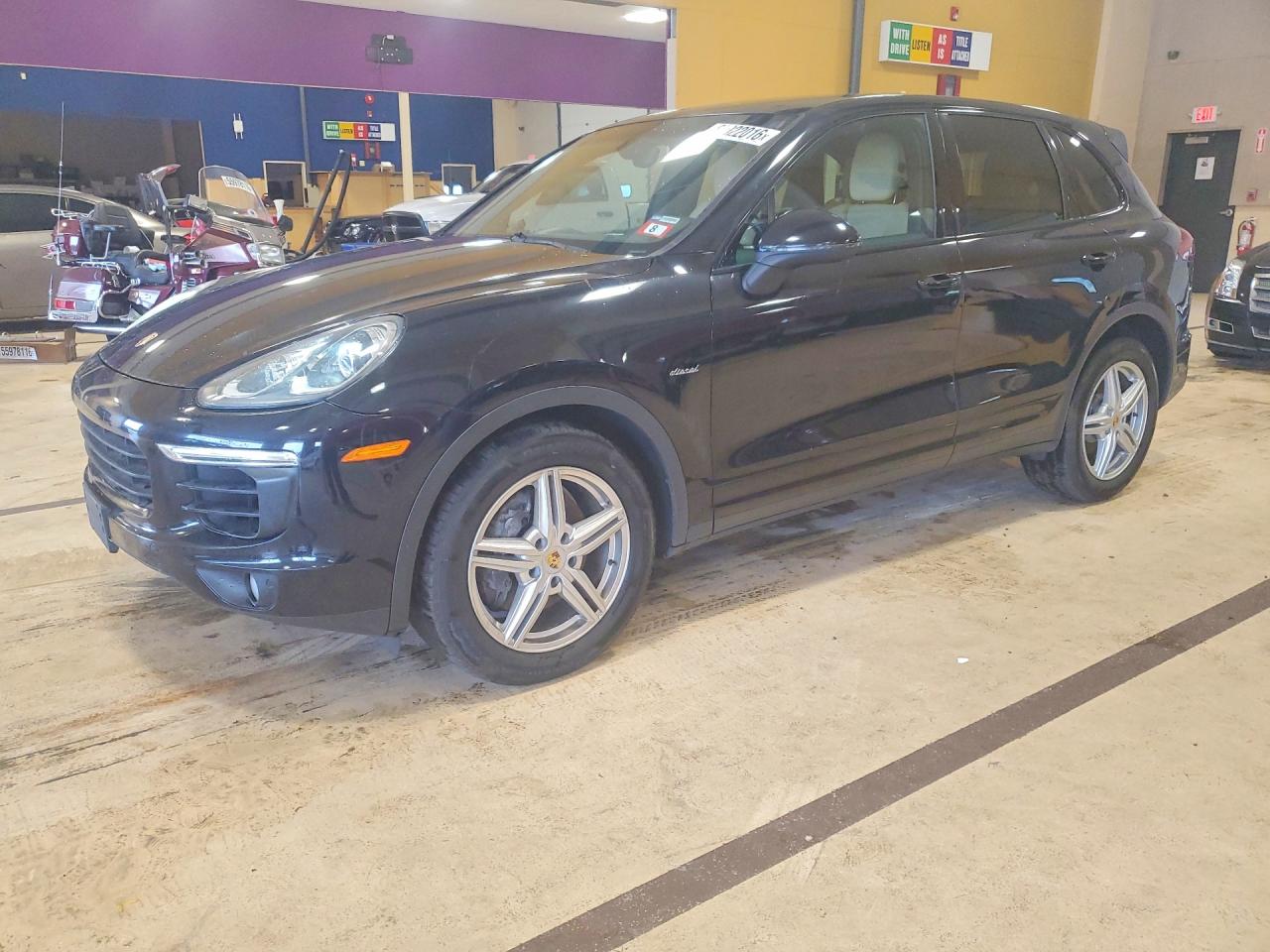 2015 PORSCHE CAYENNE   