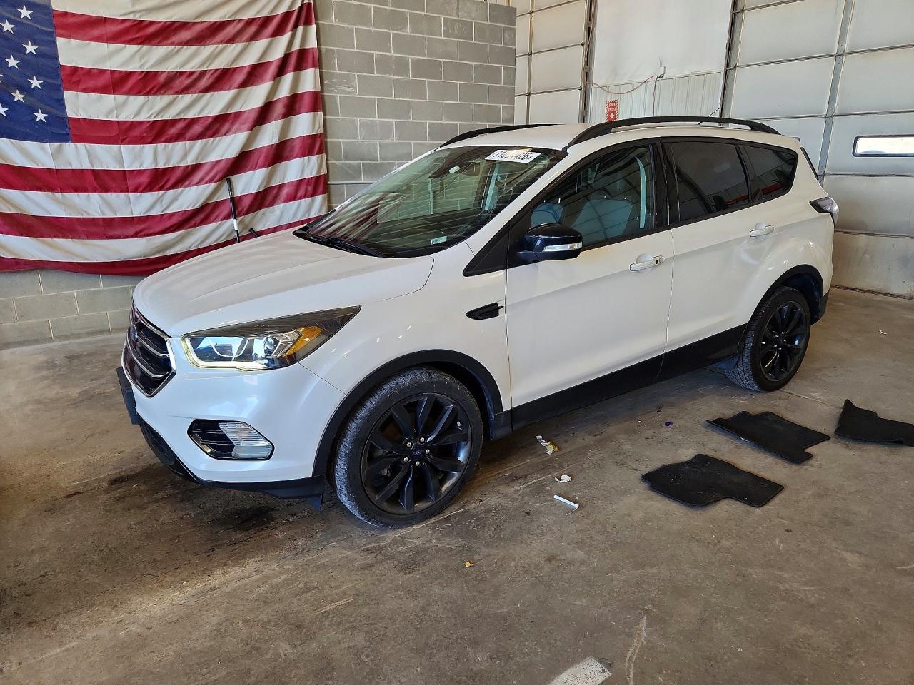 2017 FORD ESCAPE TITANIUM  