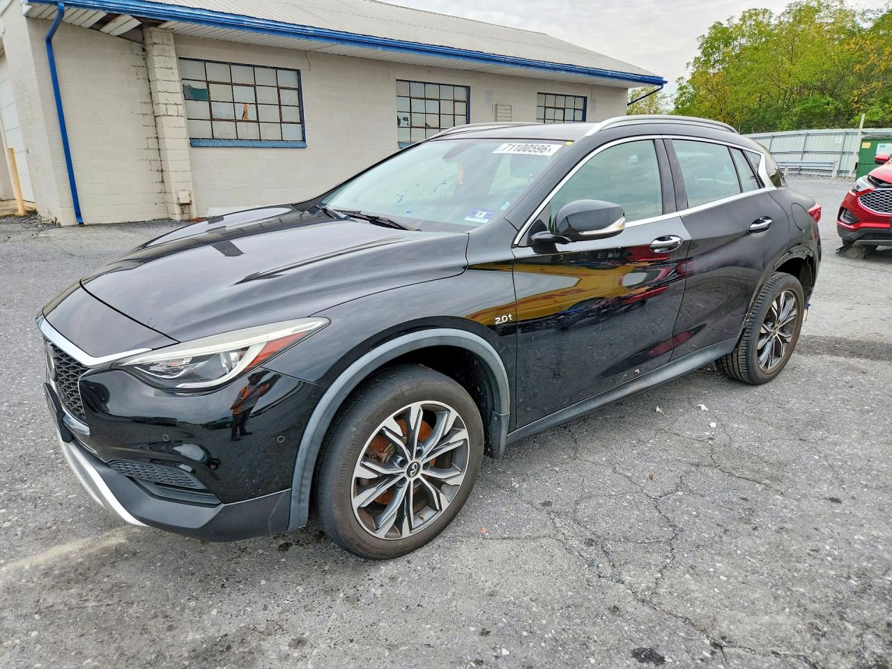 2019 INFINITI QX30 LUXE  