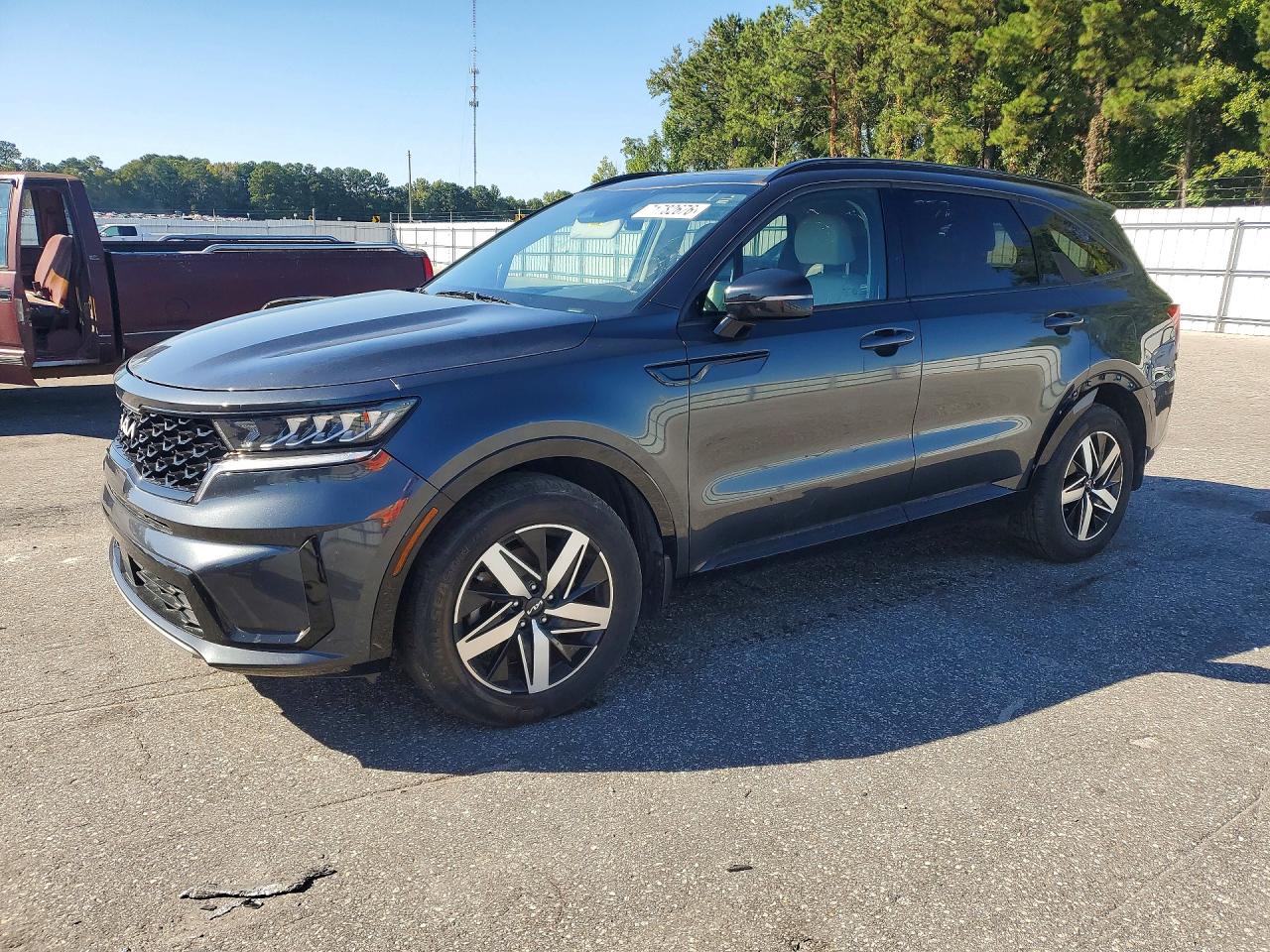 2022 KIA SORENTO EX  