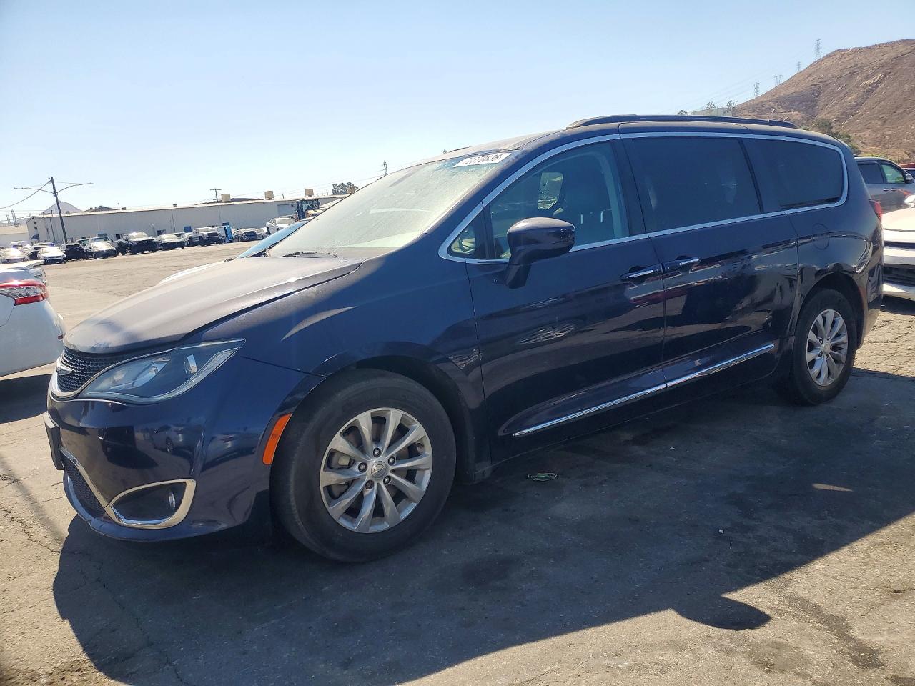 2017 CHRYSLER PACIFICA TOURING L  