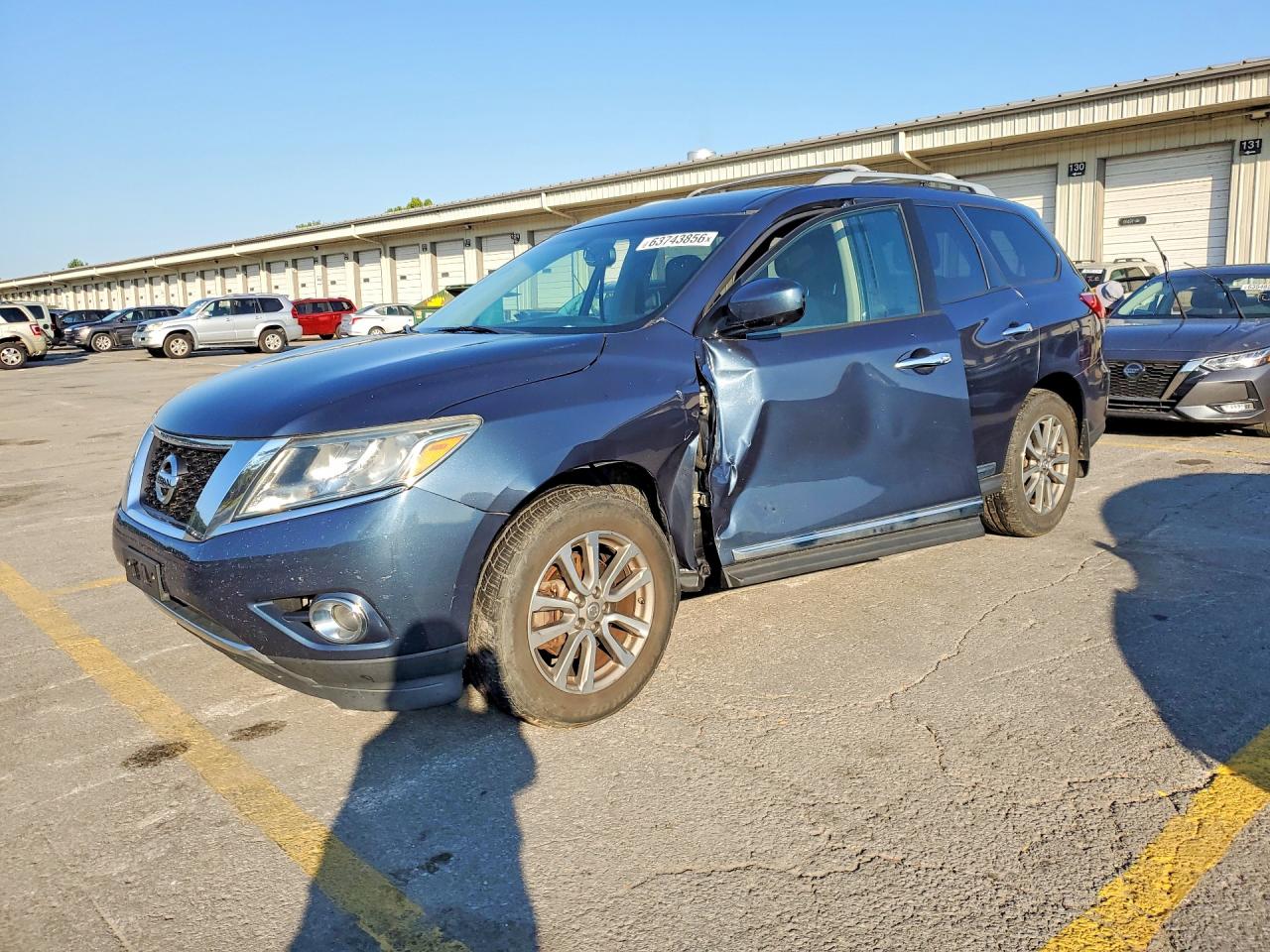 2016 NISSAN PATHFINDER SL  