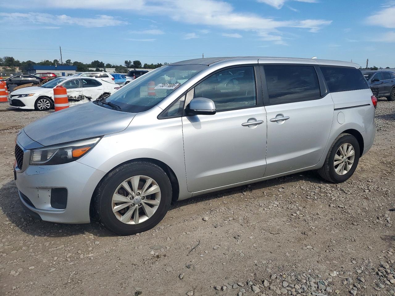 2017 KIA SEDONA LX  