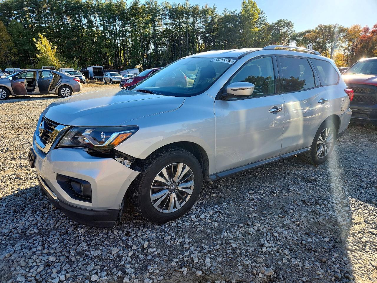 2018 NISSAN PATHFINDER SV  