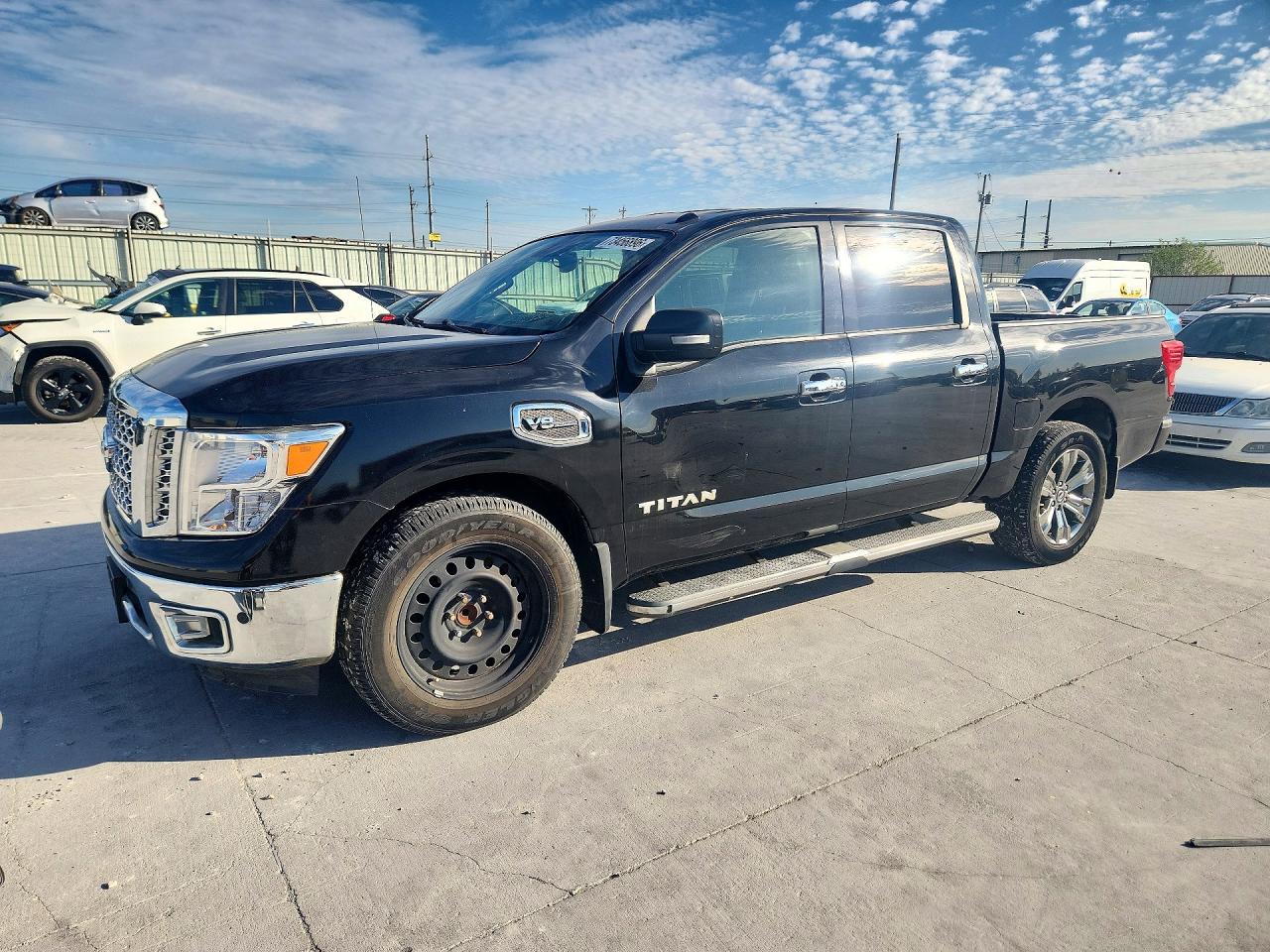 2017 NISSAN TITAN SV  
