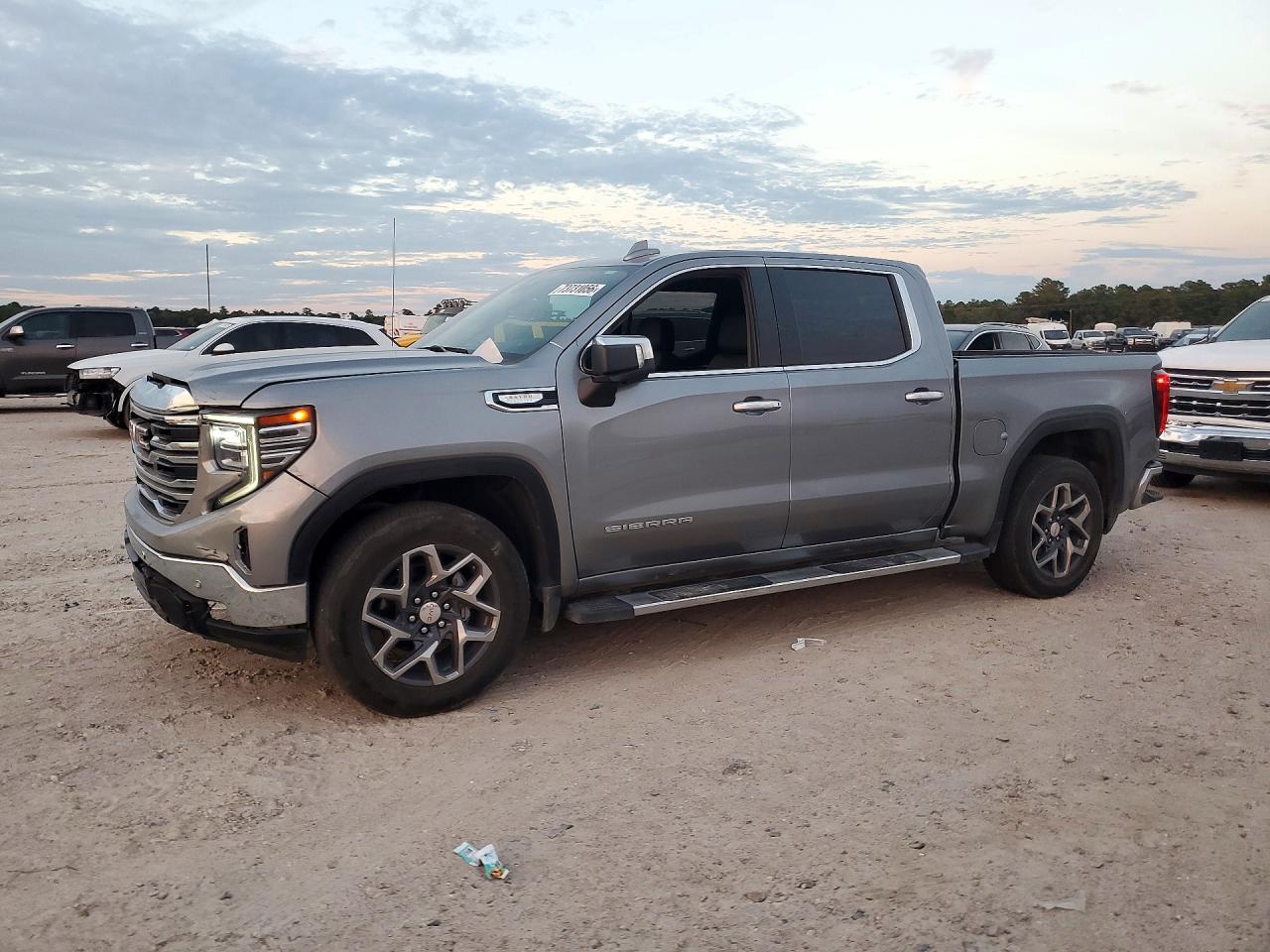 2025 GMC SIERRA C1500 SLT  