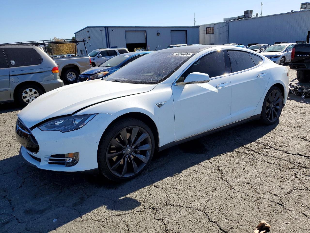2015 TESLA MODEL S 85  
