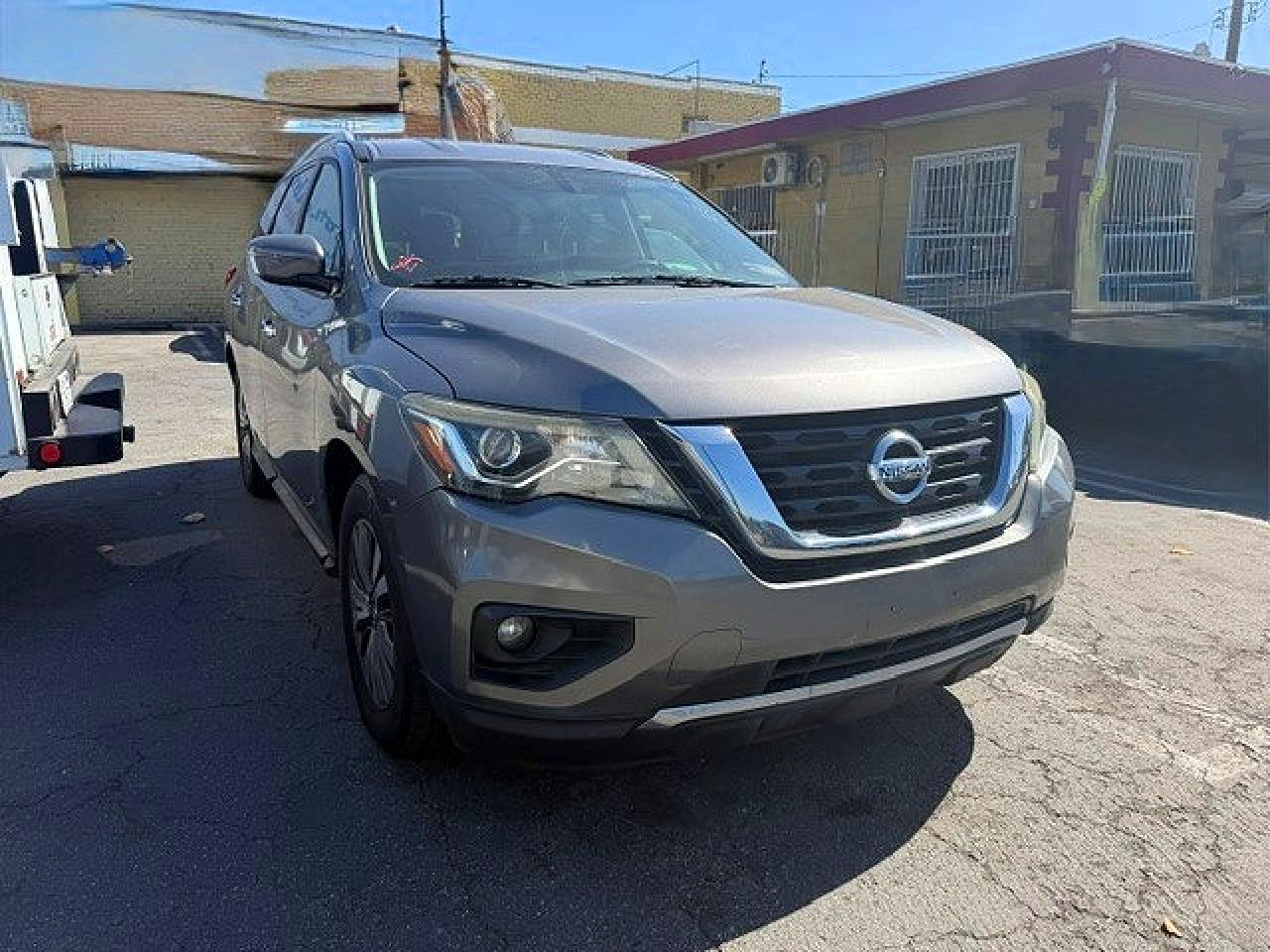 2020 NISSAN PATHFINDER SV  